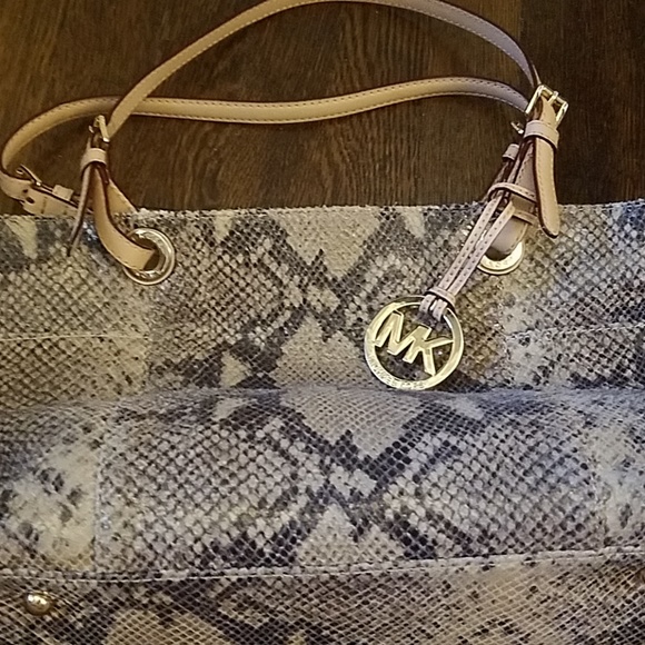 Michael Kors Rare Python Embossed Bag - Picture 7 of 9